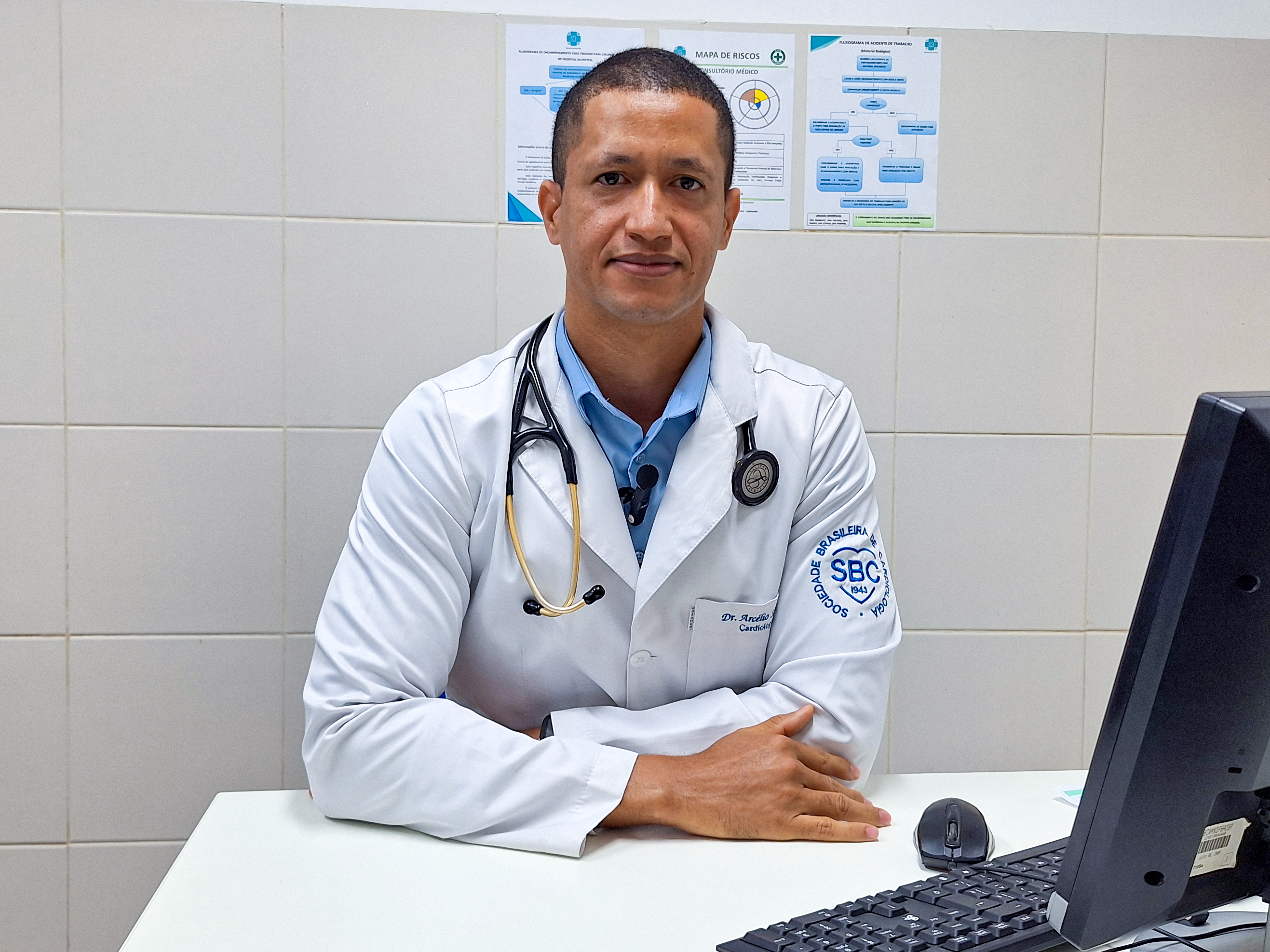 Arcélio Santana – Cardiologista